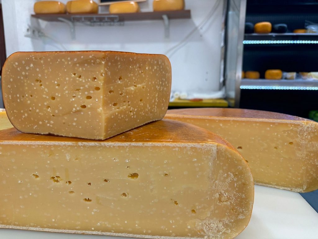 Queso Gouda Viejo Craxi. Queso gran reserva de vaca artesano