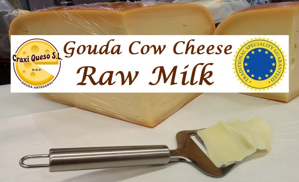 Cut the tastiest Gouda cheese slices yourself with a cheese slicer. Dutch farmhouse Gouda cheese is available at Craxi Queso in Spain