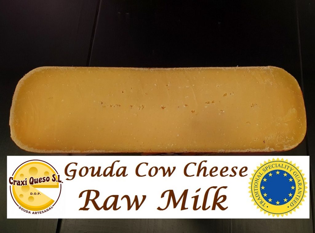 Cow cheese matured. Craxi cheeses made solely from raw cow's milk: semi-cured, cured, and aged