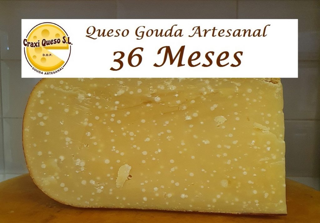 Pieza de queso Gouda viejo 36 meses elaborada con leche cruda de vaca, con textura firme y cristales naturales de maduración.