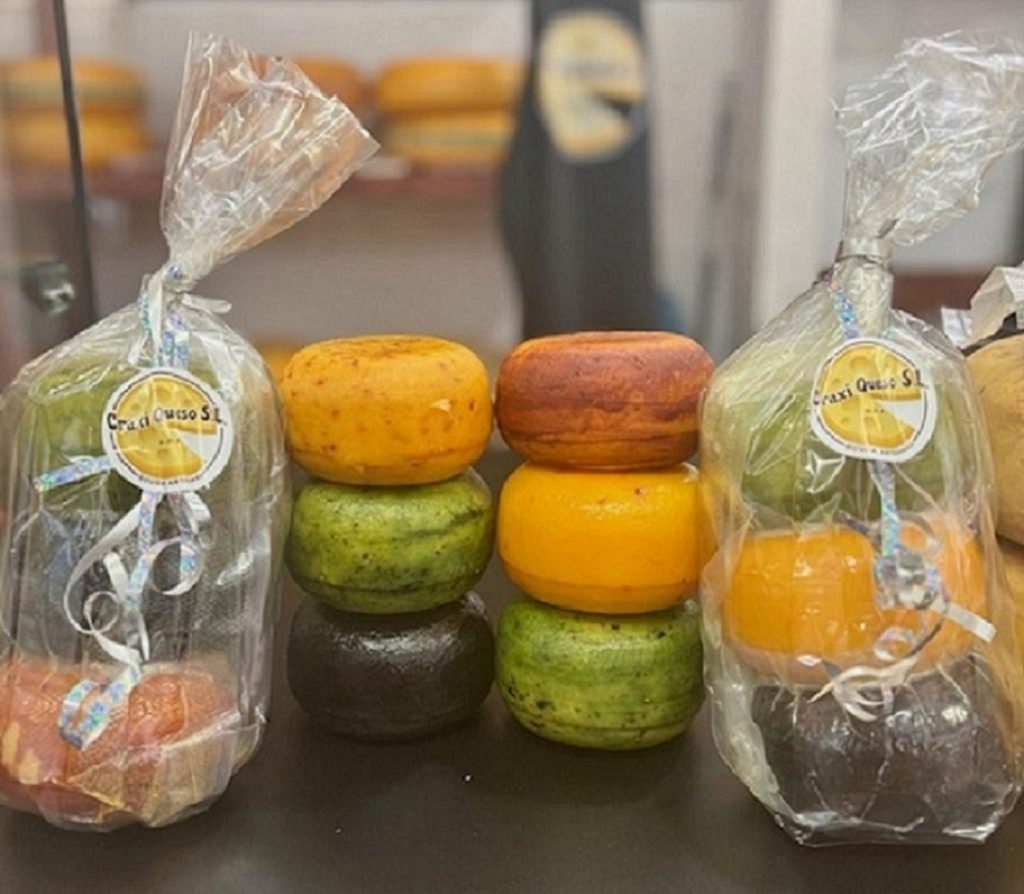 El queso Gouda artesanal es un regalo de empresa único, perfecto para sorprender a los clientes en ocasiones especiales o como un detalle considerado.